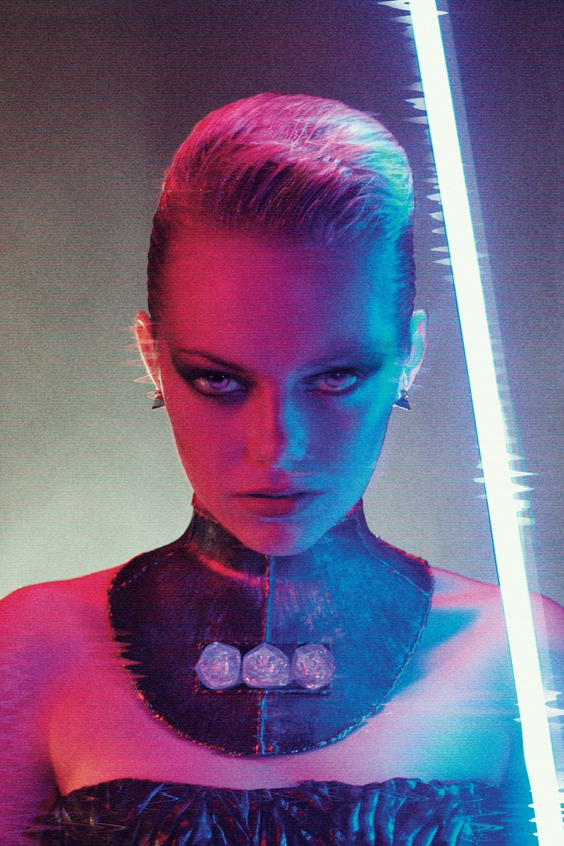 Illustration for article titled Emma Stone pays tribute to Blade Runner with stunning photoshoot